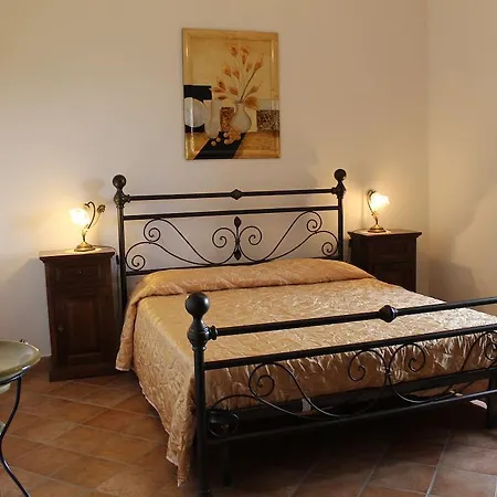 Agriturismo Pietramora Farm stay *
